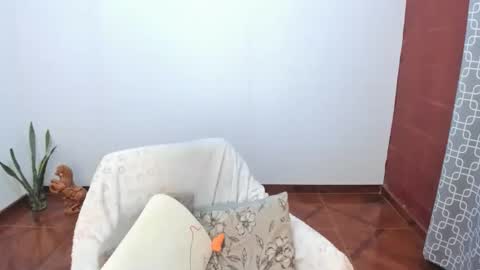 Snapshot of luscious86 chatting on 10-14-25, 11:27 PAULINA online show from 10-14-25, 11:27
