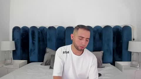Snapshot of lushian_luna chatting on 05-19-26, 05:08 Lushian And Luna online show from 05-19-26, 05:08