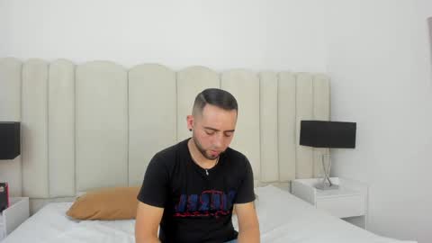 Snapshot of lushian_luna chatting on 05-20-26, 04:13 Lushian And Luna online show from 05-20-26, 04:13