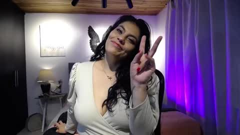 Angela 3 online show from 02-22-25, 09:45