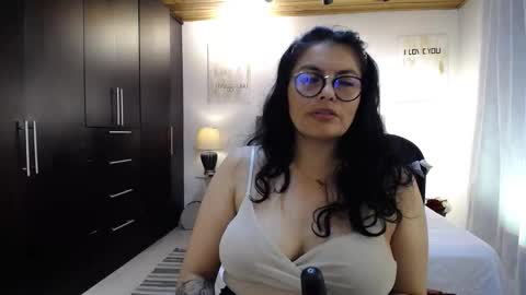 Angela 3 online show from 03-10-25, 11:27