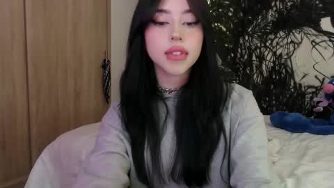 Snapshot of lustful_aprilx chatting on 02-18-25, 08:58 Valerie April online show from 02-18-25, 08:58