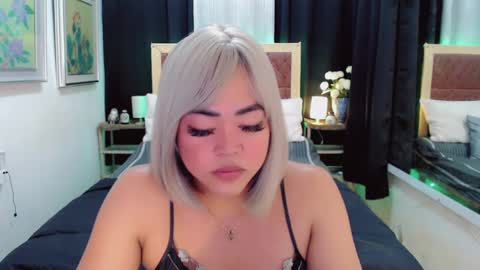 Snapshot of lustfuloffendertrina chatting on 01-02-25, 12:13 Trina online show from 01-02-25, 12:13
