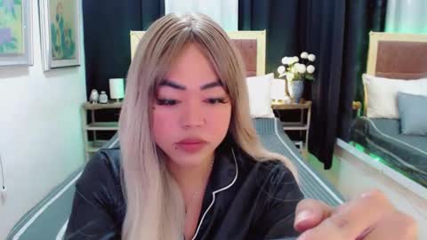 Snapshot of lustfuloffendertrina chatting on 01-13-25, 08:15 Trina online show from 01-13-25, 08:15