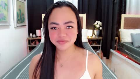 Snapshot of lustfuloffendertrina chatting on 01-18-25, 01:41 Trina online show from 01-18-25, 01:41