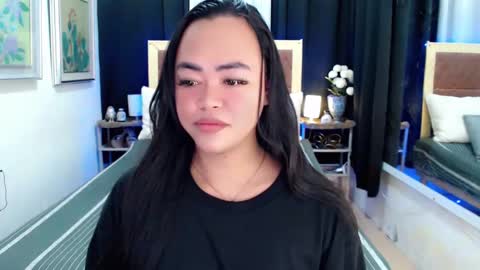 Snapshot of lustfuloffendertrina chatting on 01-20-25, 04:10 Trina online show from 01-20-25, 04:10