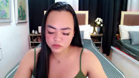 Snapshot of lustfuloffendertrina chatting on 01-22-25, 05:37 Trina online show from 01-22-25, 05:37