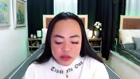 Snapshot of lustfuloffendertrina chatting on 01-27-25, 08:18 Trina online show from 01-27-25, 08:18