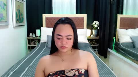 Snapshot of lustfuloffendertrina chatting on 01-29-25, 09:01 Trina online show from 01-29-25, 09:01