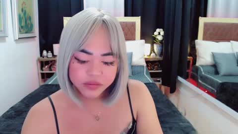 Snapshot of lustfuloffendertrina chatting on 02-06-25, 05:57 Trina online show from 02-06-25, 05:57