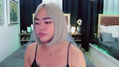 Snapshot of lustfuloffendertrina chatting on 02-11-25, 10:48 Trina online show from 02-11-25, 10:48