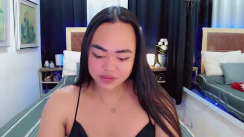 Snapshot of lustfuloffendertrina chatting on 02-14-25, 08:10 Trina online show from 02-14-25, 08:10