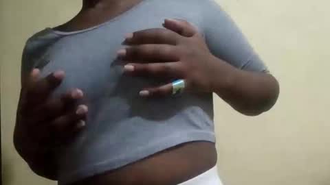 Snapshot of lustinshadows chatting on 09-14-25, 02:33 Nessy online show from 09-14-25, 02:33