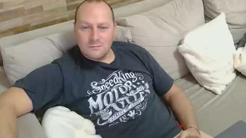 Snapshot of lustonfan chatting on 05-26-26, 12:45 lustonfan online show from 05-26-26, 12:45