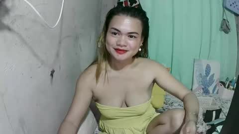 Flora Mae online show from 05-19-26, 08:42