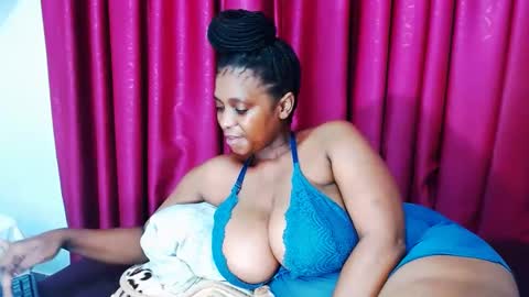 Snapshot of lustydesirex chatting on 12-25-24, 09:00 lustydesirex online show from 12-25-24, 09:00