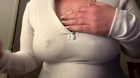 lustytits85 online show from 09-28-25, 01:05