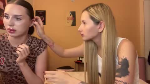 Snapshot of lustytwins chatting on 10-01-25, 08:42 lustytwins online show from 10-01-25, 08:42