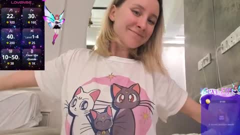 Snapshot of lusyagreenberg chatting on 02-14-25, 06:51 LusyaGreenberg online show from 02-14-25, 06:51