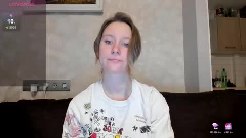 Snapshot of lusyagreenberg chatting on 10-27-25, 05:39 LusyaGreenberg online show from 10-27-25, 05:39