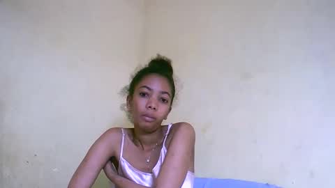 Snapshot of lutchia chatting on 09-19-25, 06:26 lutchia online show from 09-19-25, 06:26