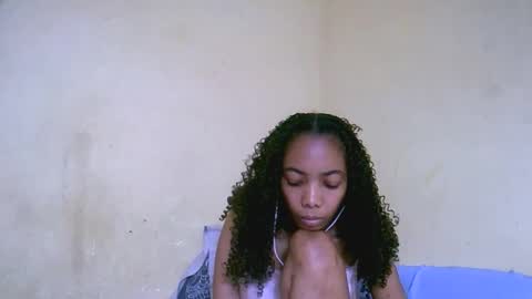 Snapshot of lutchia chatting on 09-21-25, 09:16 lutchia online show from 09-21-25, 09:16