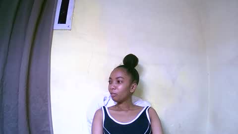 Snapshot of lutchia chatting on 10-03-25, 10:23 lutchia online show from 10-03-25, 10:23