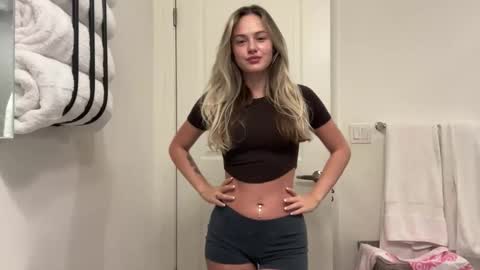 Aimee online show from 11-25-25, 04:51