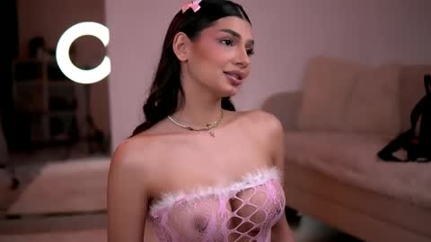 Caprice online show from 04-18-26, 06:45