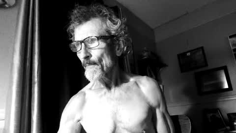 Snapshot of luvdezire chatting on 07-21-26, 03:42 Peter Jacksone online show from 07-21-26, 03:42