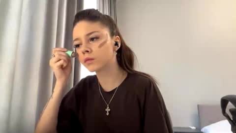 Adele online show from 03-07-26, 08:55