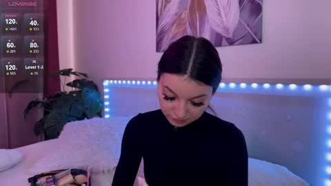 Snapshot of luvlyveronica chatting on 07-14-26, 11:05 Veronica online show from 07-14-26, 11:05
