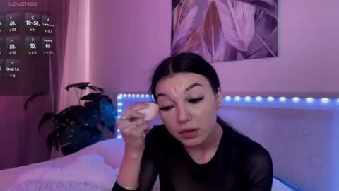 Snapshot of luvlyveronica chatting on 07-28-26, 11:28 Veronica online show from 07-28-26, 11:28