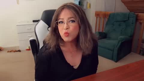 Britney online show from 09-28-25, 07:41