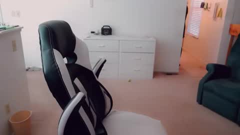 Britney online show from 12-02-25, 07:09