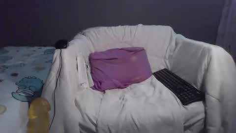 Bee Bee online show from 03-28-26, 03:00