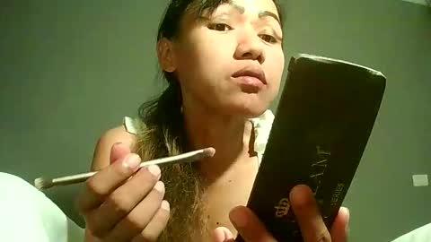 Bee Bee online show from 04-17-26, 06:55