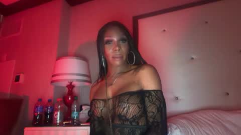 Snapshot of luvvlee chatting on 07-10-26, 10:01 luvvlee online show from 07-10-26, 10:01