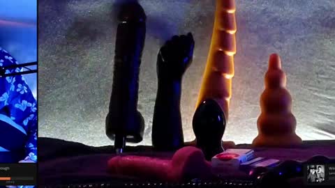 Snapshot of lux_dei chatting on 01-19-25, 12:49 Im a   -  CAMGUY YOU  LIKE to FUCK online show from 01-19-25, 12:49
