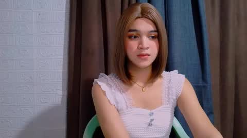 queen lux online show from 02-17-26, 05:15