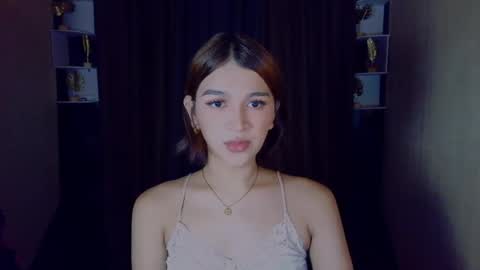 Snapshot of lux_white chatting on 05-06-26, 11:59 queen lux online show from 05-06-26, 11:59