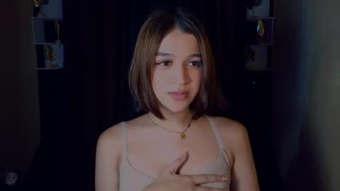 Snapshot of lux_white chatting on 05-11-26, 09:04 queen lux online show from 05-11-26, 09:04