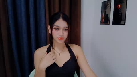 queen lux online show from 07-13-26, 10:12