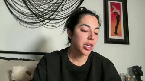 Snapshot of luxcher22 chatting on 06-12-26, 03:49 luxcher22 online show from 06-12-26, 03:49