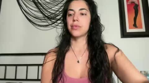 Snapshot of luxcher22 chatting on 06-19-26, 03:33 luxcher22 online show from 06-19-26, 03:33
