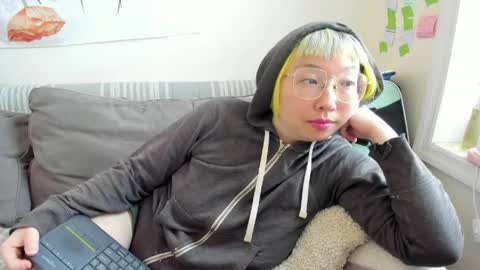 LuxGray online show from 04-18-26, 03:16