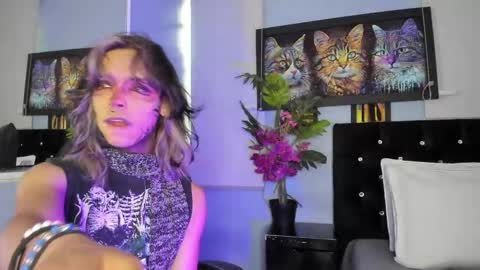 Luxiel 3 online show from 11-24-25, 09:03