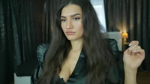 Snapshot of luxqueenstudio chatting on 02-18-26, 07:37 KarolinaAlpha online show from 02-18-26, 07:37