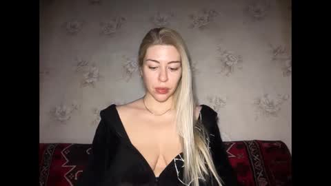 LuxSonyaStar online show from 01-19-26, 01:04