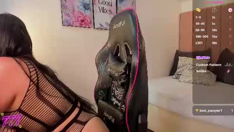 Snapshot of luxury_fantasyy chatting on 07-28-26, 08:52 Luxury Fantasy online show from 07-28-26, 08:52